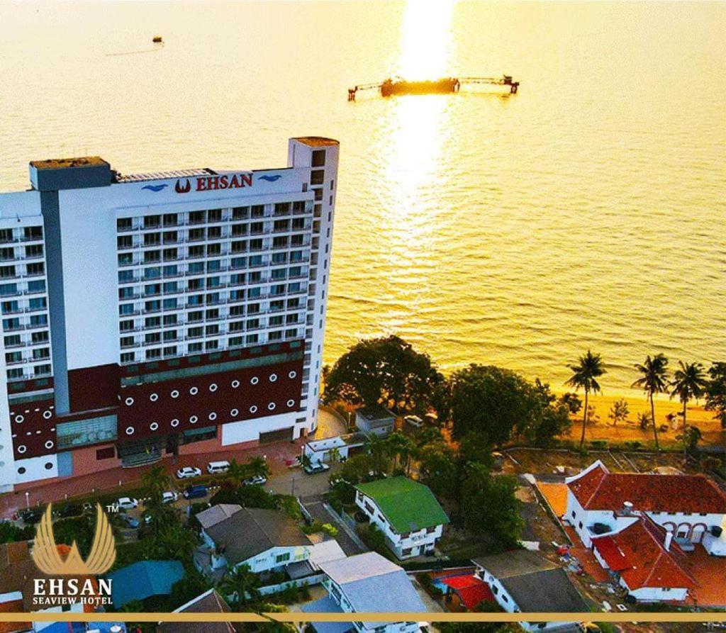 Ehsan Seaview Hotel Port Dickson Exteriör bild